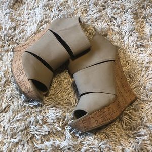 BAMBOO Cutout Nude Wedge